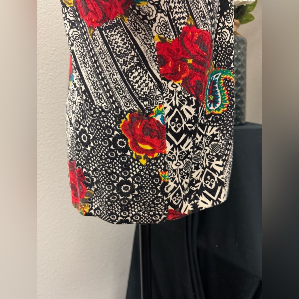 Nygard Collections Vibrant Beaded Floral Women's Blouse W/Netted Sleeves Size M - Picture 3 of 9